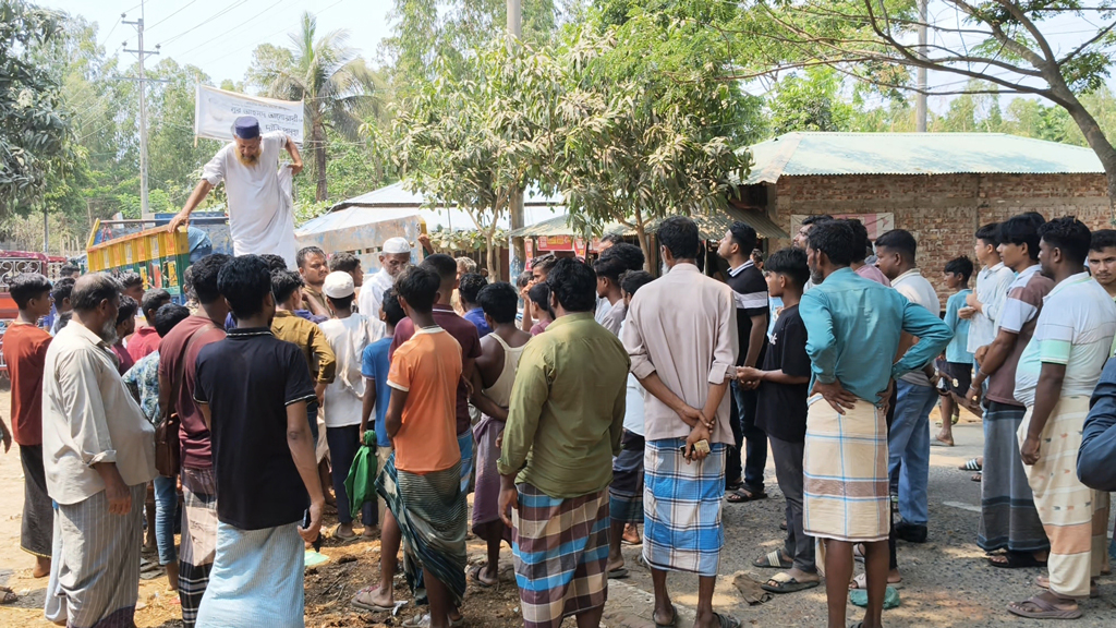 টেকনাফে পাহাড় থেকে তিনজনের মরদেহ উদ্ধার, অপহরণ চক্রের দ্বন্দ্বে হত্যার আশঙ্কা