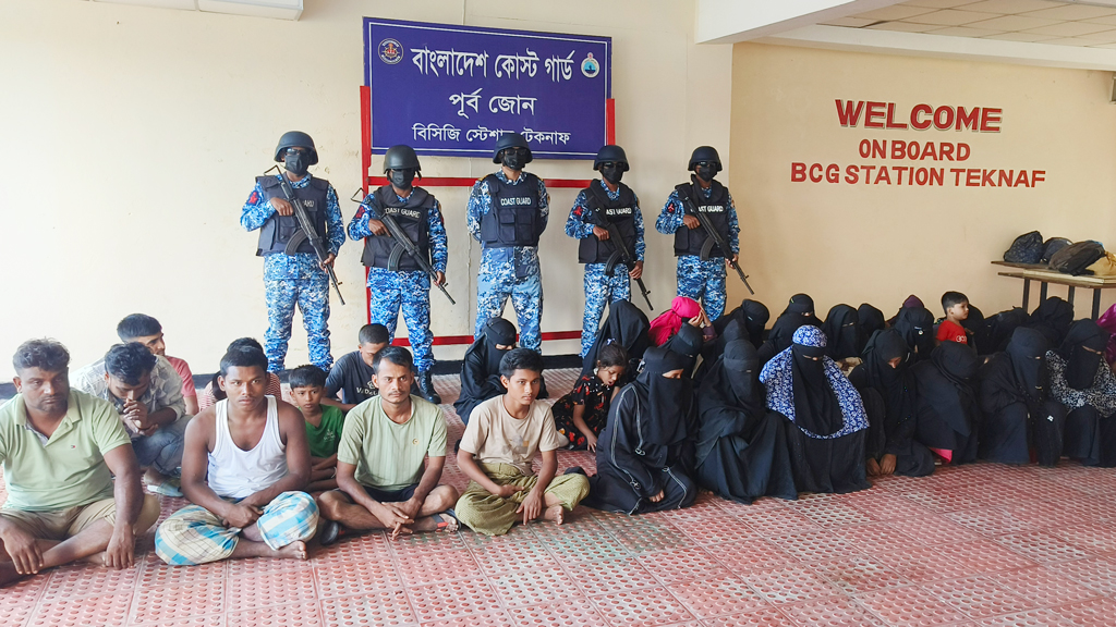 বিয়ের জন্য মালয়েশিয়া যাওয়ার চেষ্টা ২২ রোহিঙ্গা তরুণীর, স্বজনসহ উদ্ধার
