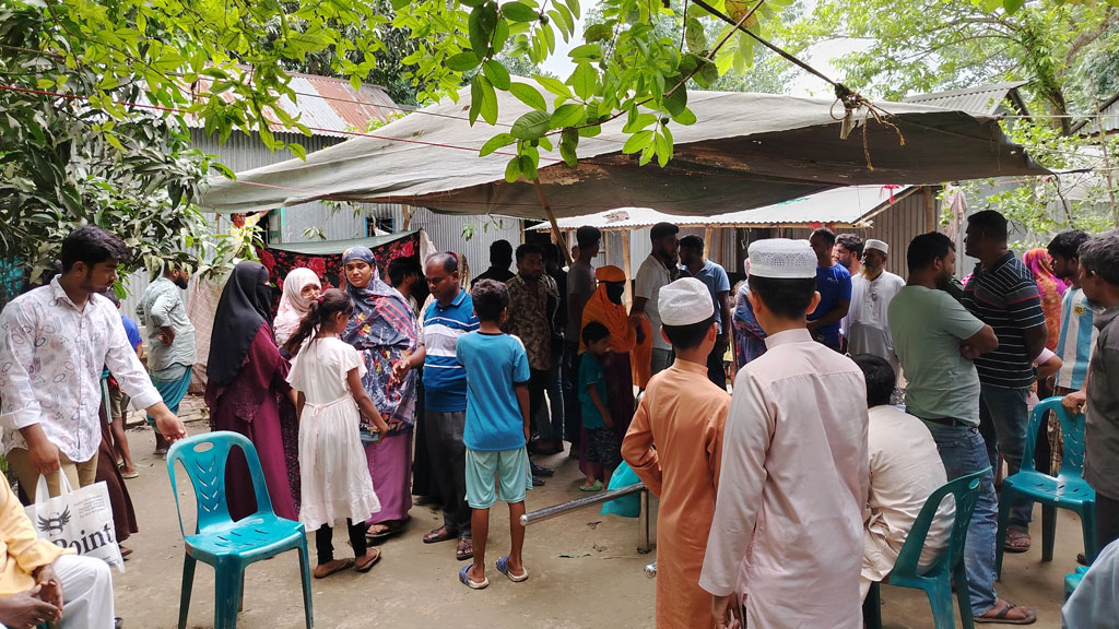 গরু কিনে বাড়ি ফেরা হলো না, মাদারীপুরে বাবা-ছেলেসহ ৫ জনের মৃত্যু