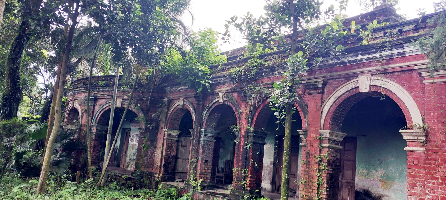 সৈয়দপুরে কালের সাক্ষী টেলিগ্রাম অফিস ধ্বংসের মুখে