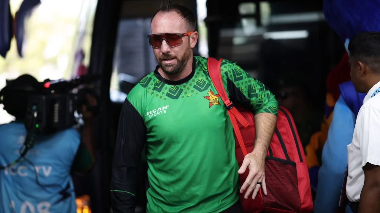 ১২ বছর পর বিশ্বকাপে ফিরে এক ম্যাচেই গল্প শেষ  জিম্বাবুয়ের তারকা ক্রিকেটারের