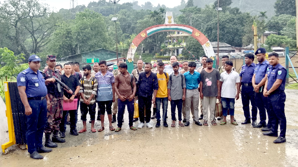 তামাবিল দিয়ে ১০ বাংলাদেশিকে ফেরত পাঠালো ভারত