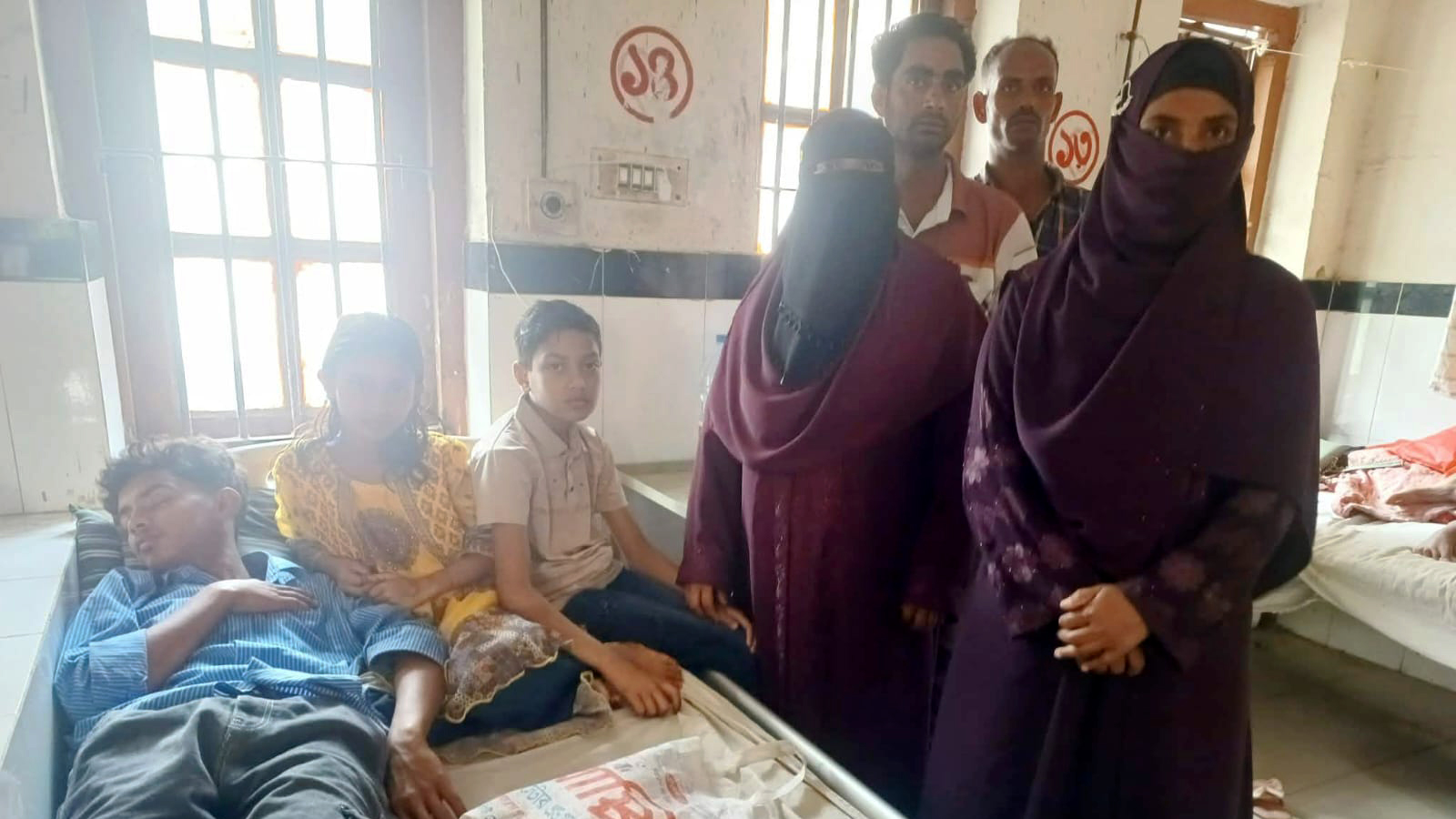 জমিজমার বিরোধে তিন দফায় হামলা, নিরাপত্তার অভাবে বাড়িছাড়া পরিবার