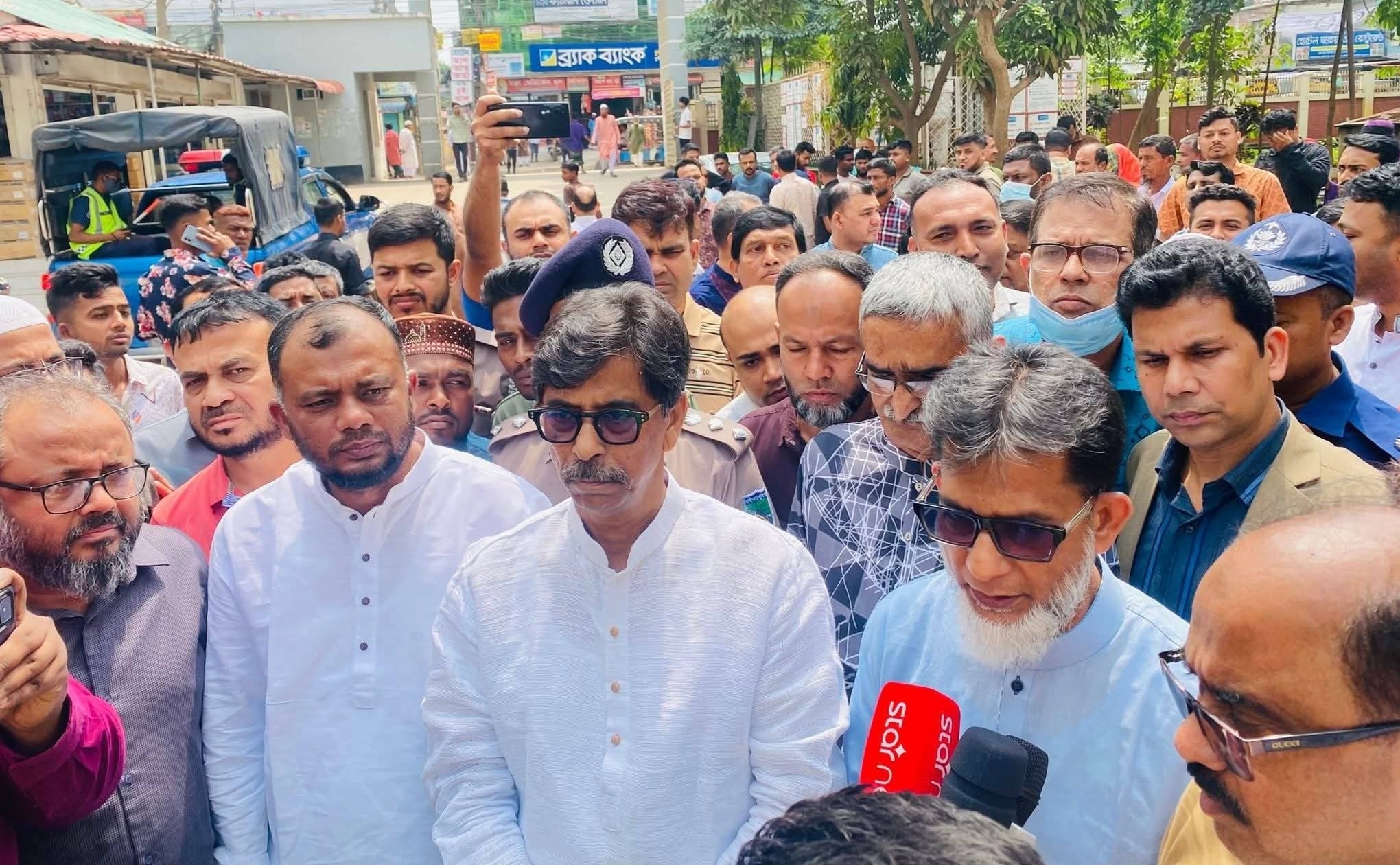 দেশের সব রেলক্রসিংয়ে স্বয়ংক্রিয় সিগন্যাল চালু করা হবে: কৃষিমন্ত্রী আমিন উর রশীদ