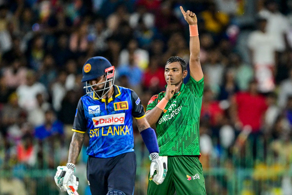 রেকর্ড গড়ে নায়ক তানভীর