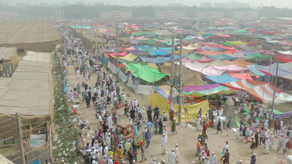 চলছে হেদায়েতি বয়ান, আখেরি মোনাজাত ১২টায়