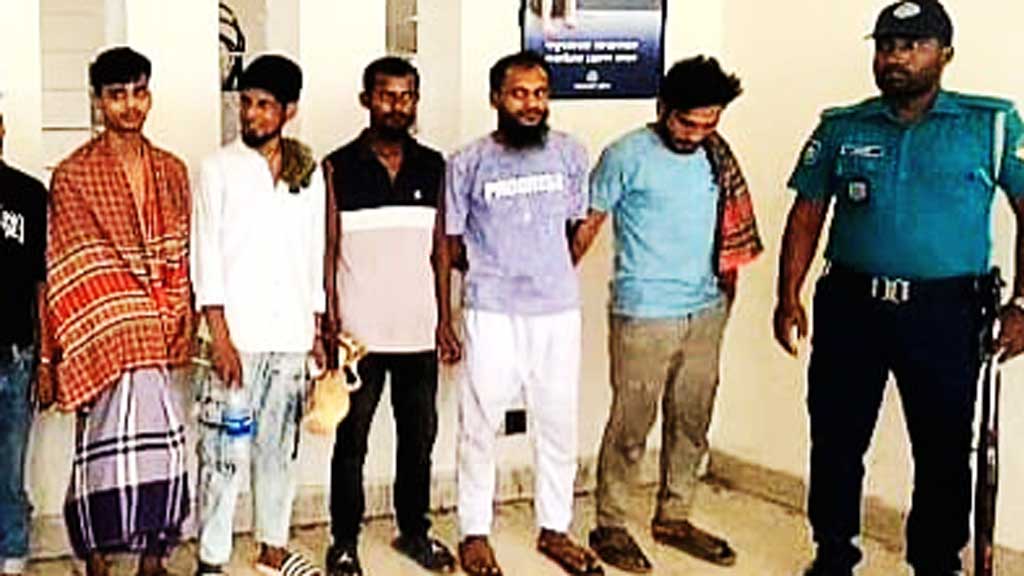 টঙ্গীতে পুলিশকে পাথর মেরে আসামি ছিনতাই, গ্রেপ্তার ৫
