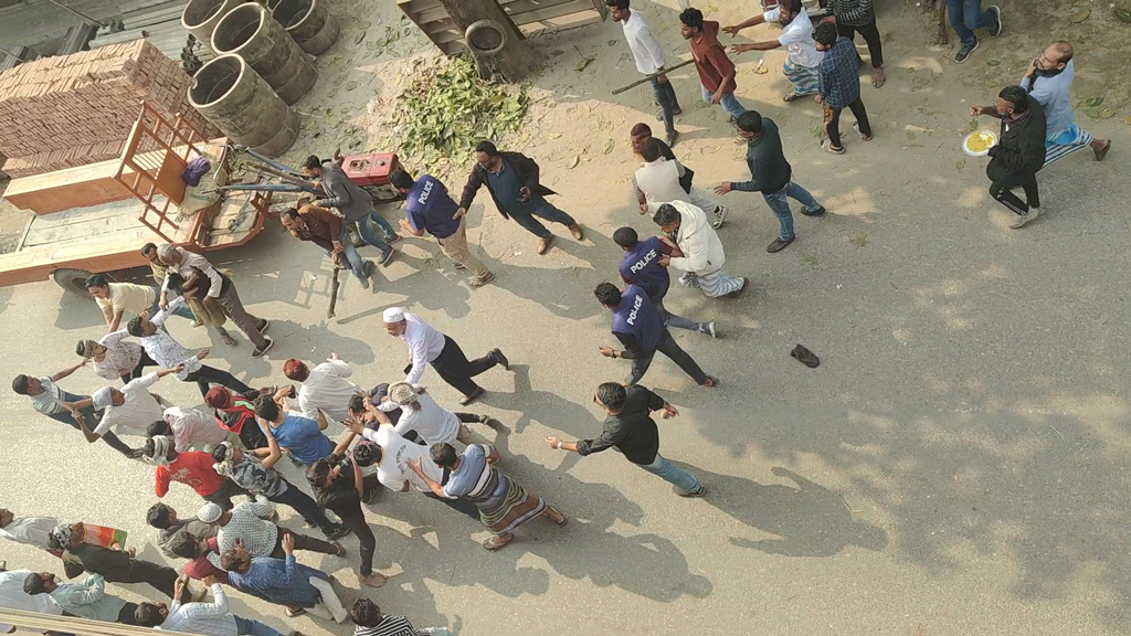 টঙ্গিবাড়ীতে বিএনপির দুই গ্রুপের সংঘর্ষ, উত্তেজনা