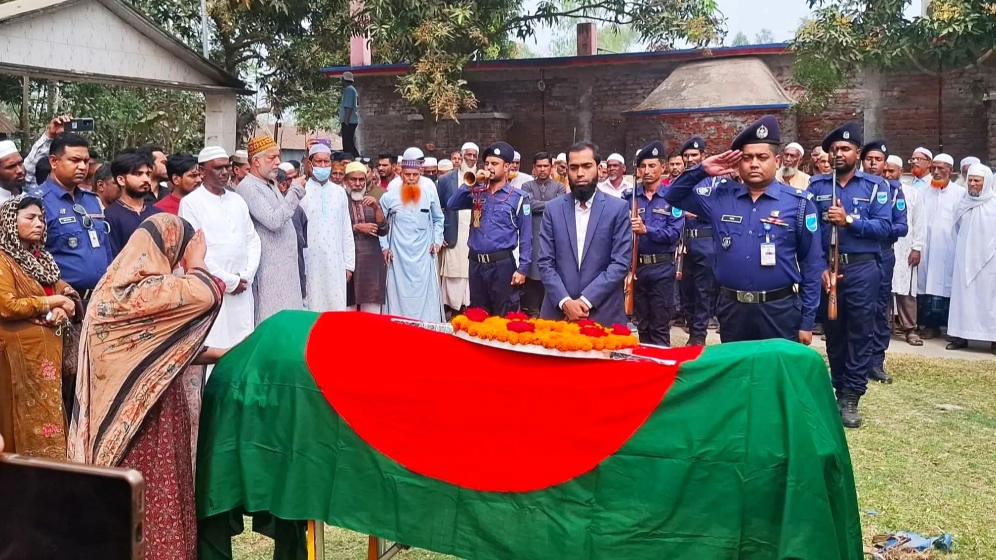 সাবেক এমপি জোয়াহেরুলের রাষ্ট্রীয় মর্যাদায় দাফন সম্পন্ন