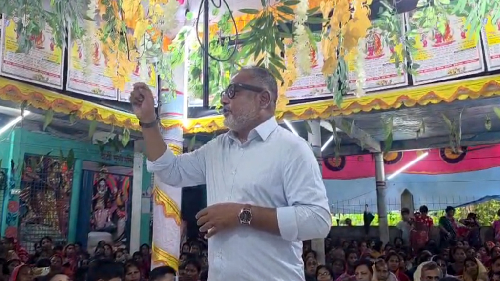 টুঙ্গিপাড়ায় শিগগিরই মডেল মন্দির নির্মাণের ঘোষণা এমপি জিলানীর
