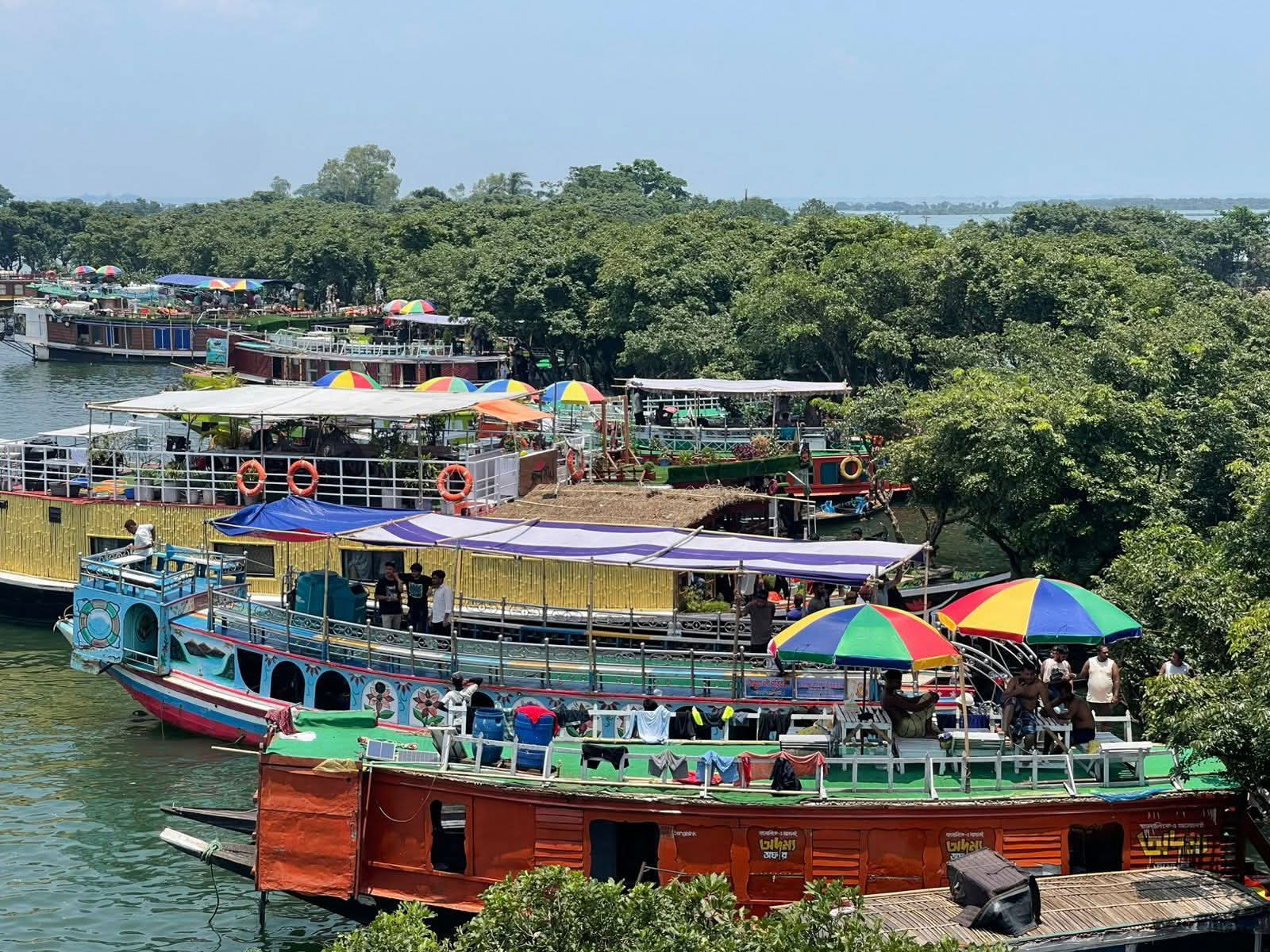 টাঙ্গুয়ার হাওরের হাউসবোট প্রবেশ সীমিত করল প্রশাসন