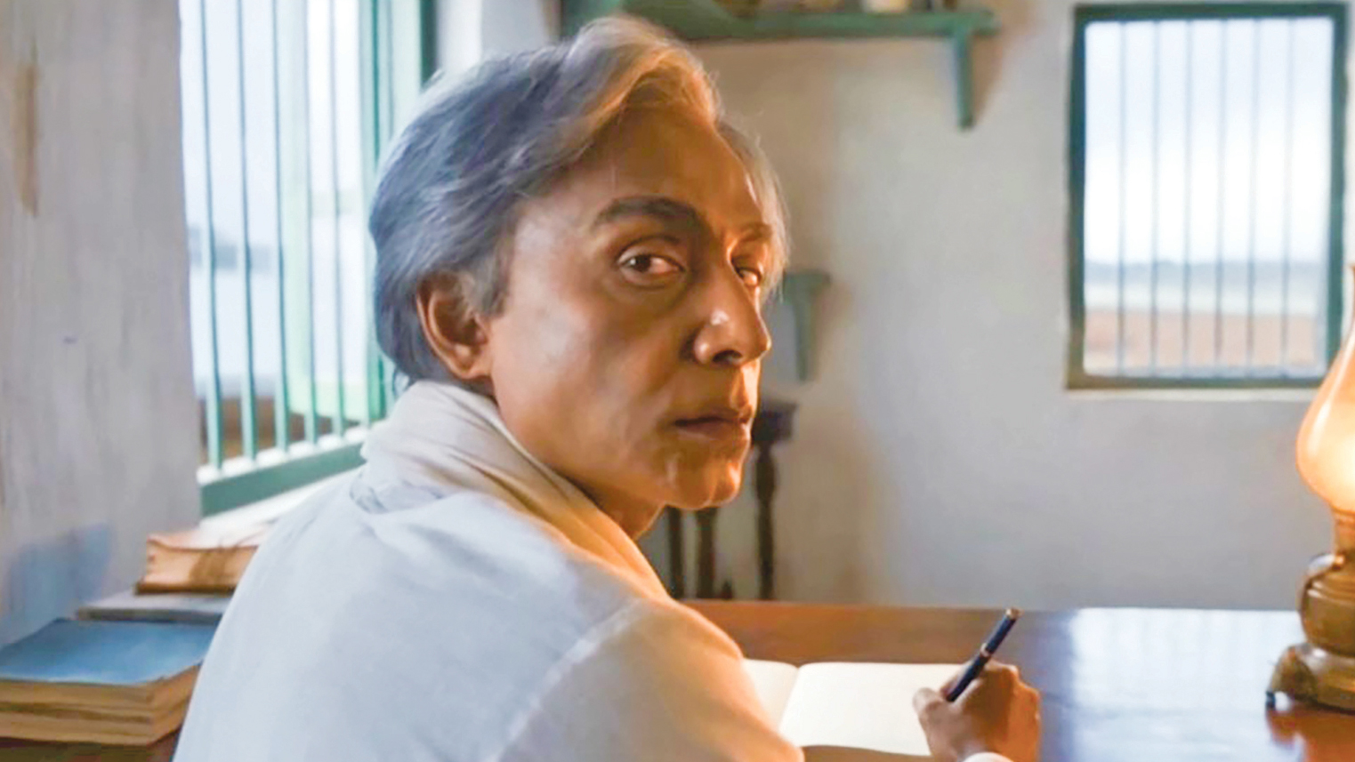 শরৎচন্দ্রের চরিত্রে চমকে দিলেন টোটা রায়চৌধুরী