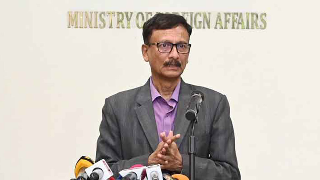 ভারত থেকে শেখ হাসিনাকে ফেরাতে এখনই আন্তর্জাতিক সহায়তার প্রয়োজন নেই: পররাষ্ট্র উপদেষ্টা