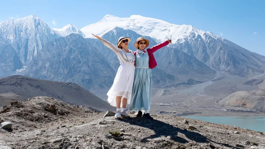 চীনের শিনজিয়াং দেখল ৩০ কোটি পর্যটক, দেখল না এর লুকানো কান্না