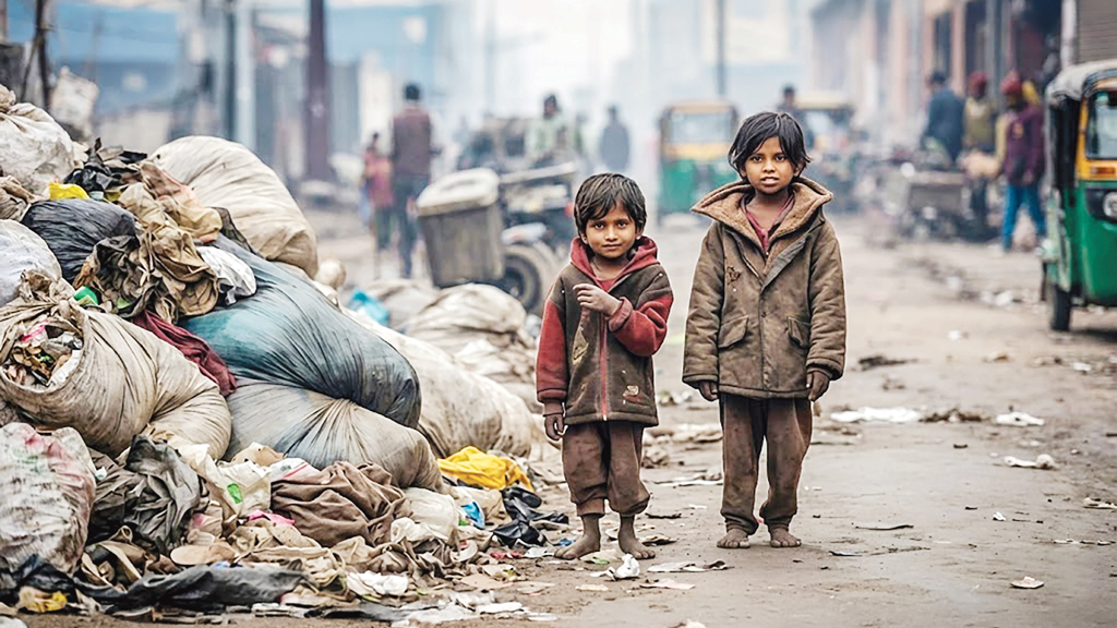 ফুটপাতে পথশিশুদের হিমশীতল রাত