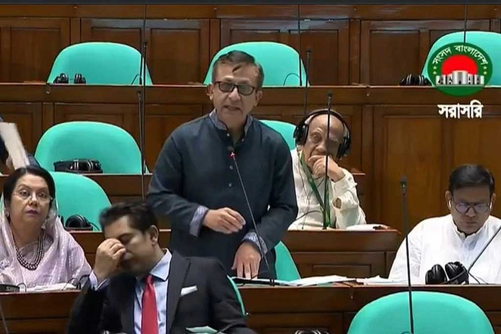 গত অর্থবছরের বাণিজ্য ঘাটতি ২৪ হাজার মিলিয়ন মার্কিন ডলার: সংসদে বাণিজ্যমন্ত্রী