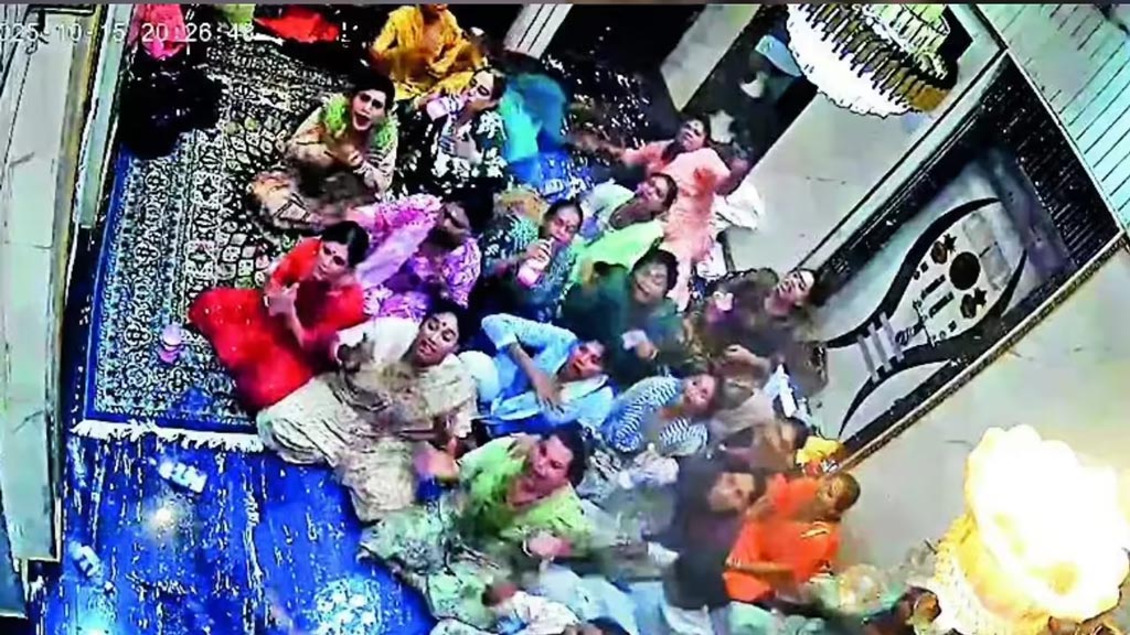 ভারতে ২৪ ট্রান্সজেন্ডার ব্যক্তির গণ-আত্মহত্যার চেষ্টা, নেপথ্যে যা জানা গেল