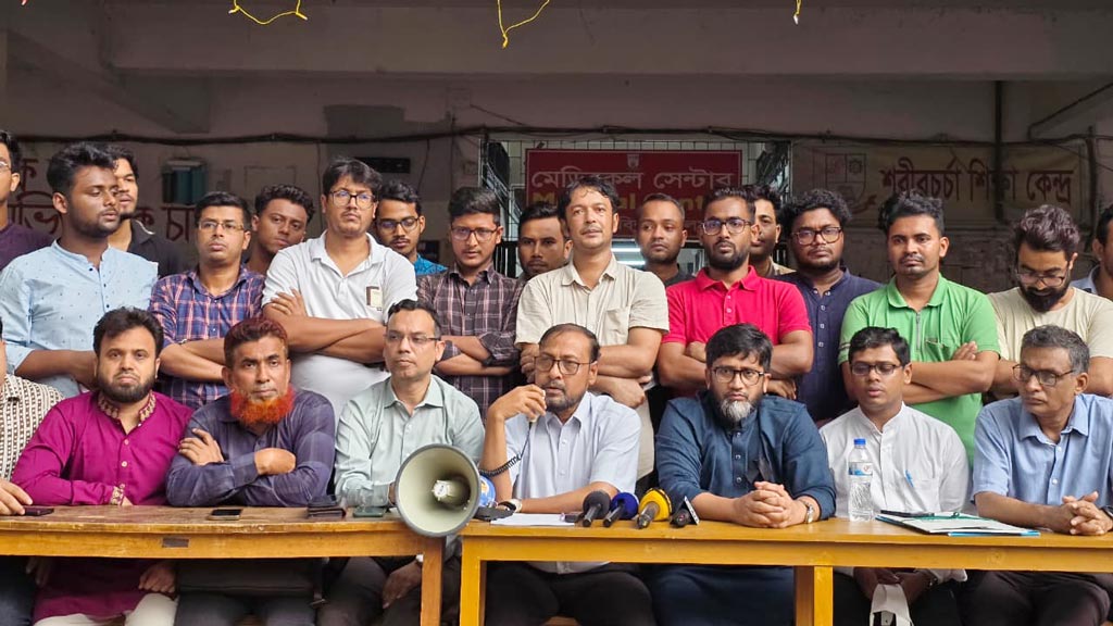 পুলিশের বলা ‘ত্রিভুজ প্রেমের গল্প’ নিয়ে প্রশ্ন জোবায়েদের শিক্ষকের