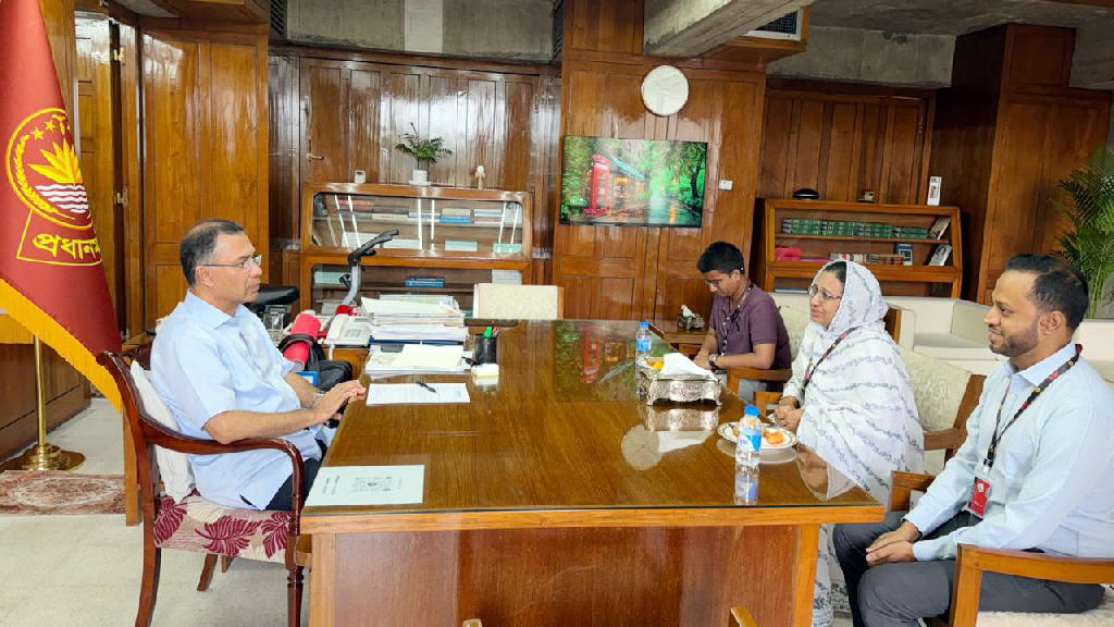 ক্যানসারে আক্রান্ত সন্তান নিয়ে প্রধানমন্ত্রীর কাছে গেলেন ফাতেমা