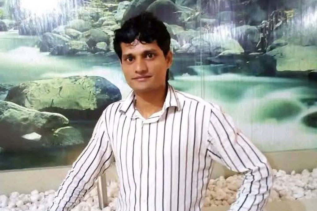 সিলেটে ট্রাক্টর উল্টে প্রাণ গেল চালকের
