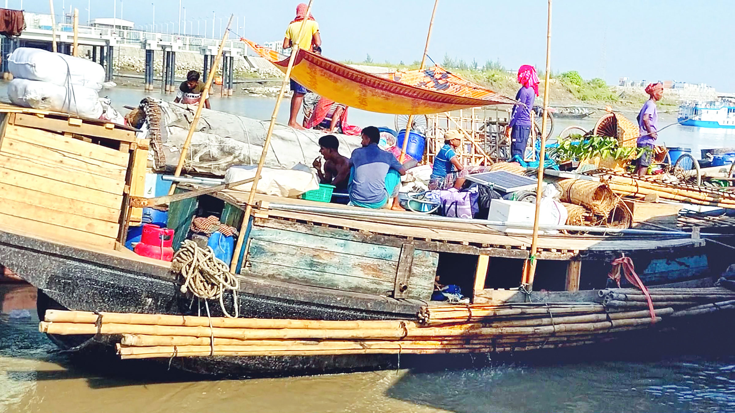 শুঁটকি উৎপাদনে দস্যু-আতঙ্ক