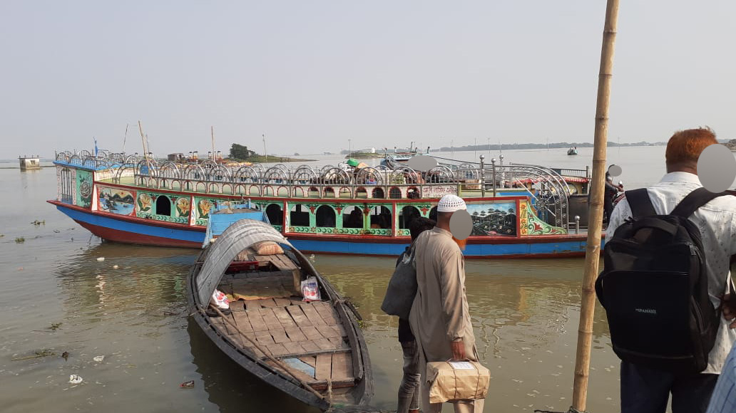 স্বর্ণ ব্যবসায়ীর পিছু নিয়ে হাওরে ট্রলারে ডাকাতি, ১৭৫ ভরি রুপাসহ স্বর্ণালংকার লুট