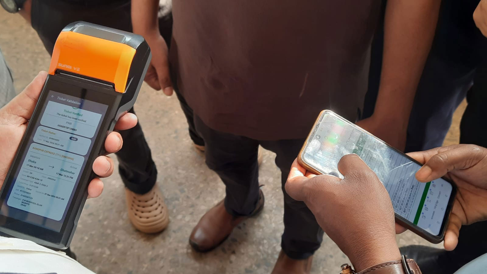 ঈদযাত্রায় ট্রেনে জাল টিকিটে ধরা পড়ছেন অনেক যাত্রী