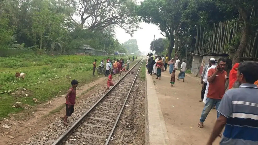 গাইবান্ধায় ট্রেনে কাটা পড়ে অজ্ঞাত বৃদ্ধের মৃত্যু