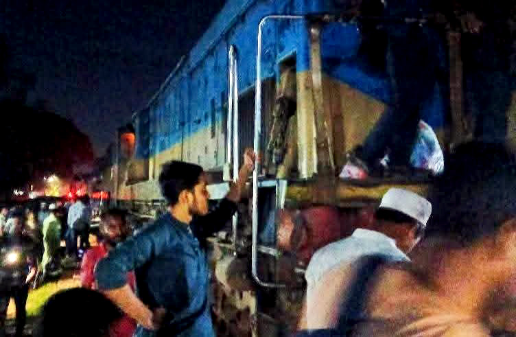 শ্রীপুরে ট্রেনের বগি লাইনচ্যুত, ঢাকা-ময়মনসিংহ রেল যোগাযোগ বন্ধ