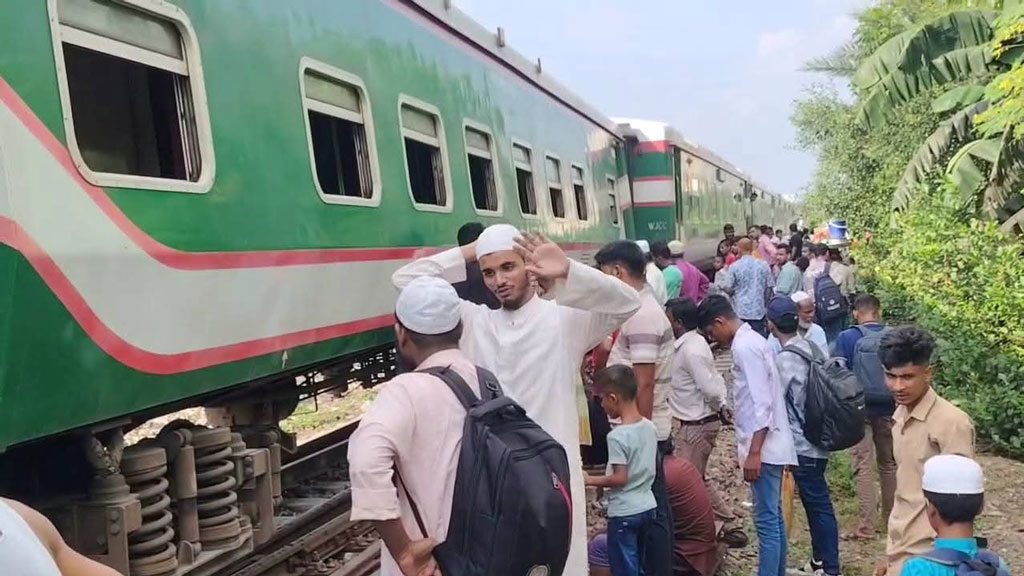 গাজীপুরে মোহনগঞ্জ এক্সপ্রেস ট্রেনের বগি লাইনচ্যুত