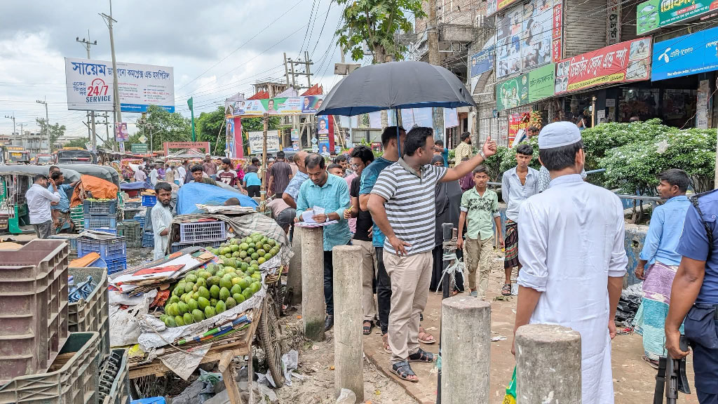 মহাসড়কের অবৈধ বাজার উচ্ছেদ, নিয়মিত নজরদারির ঘোষণা