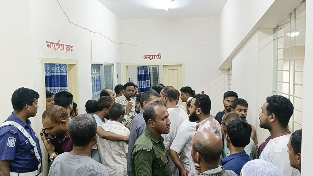 ত্রিশালে ভুল চিকিৎসায় রোগীর মৃত্যুর অভিযোগ, চিকিৎসক লাঞ্ছিত