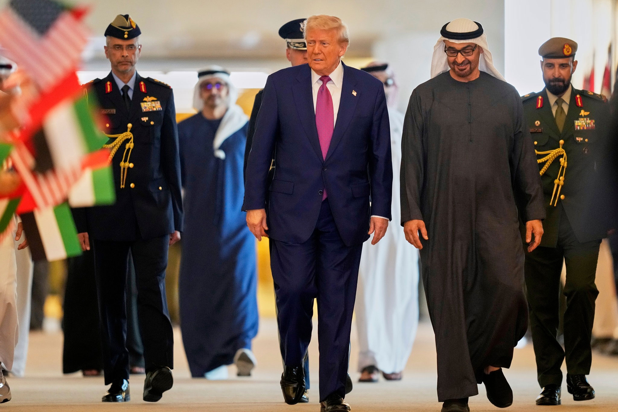 হরমুজ প্রণালি খুলতে যুদ্ধে নামতে প্রস্তুত আরব আমিরাত