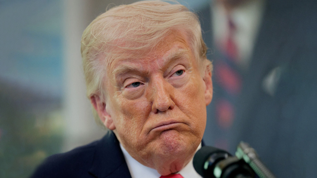 ট্রাম্পের অবরোধে হরমুজে সামান্য প্রভাব পড়বে