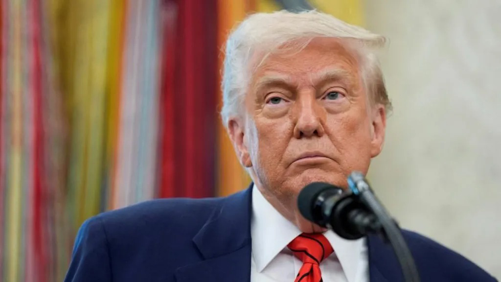 ট্রাম্পের শুল্ক অবৈধ: টাকা ফেরত চেয়ে ১ হাজারের বেশি মামলা