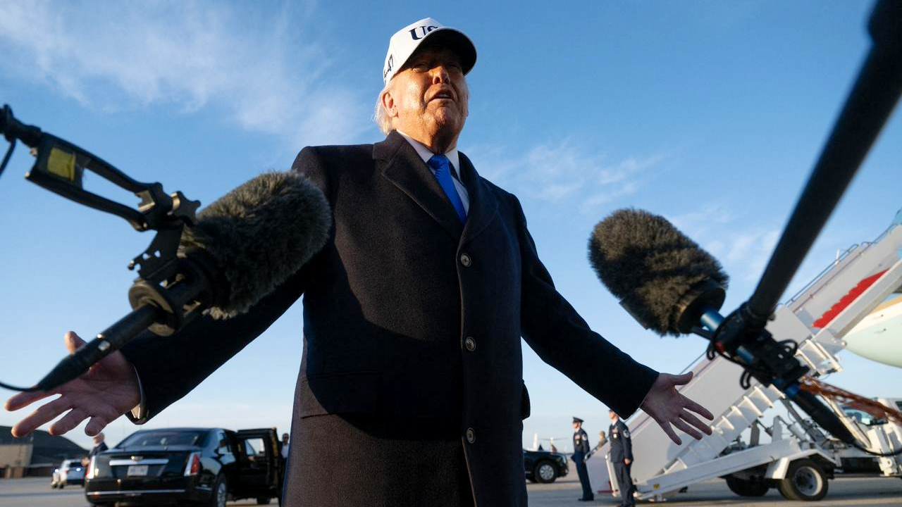 হরমুজ প্রণালি নিরাপদ রাখতে মিত্রদের যুদ্ধজাহাজ পাঠানোর ডাক ট্রাম্পের