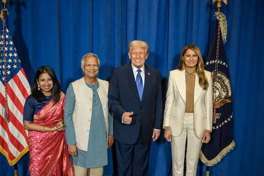 প্রেসিডেন্ট ট্রাম্প ও ফার্স্টলেডির সঙ্গে ড. ইউনূস, পাশে মেয়ে দীনা