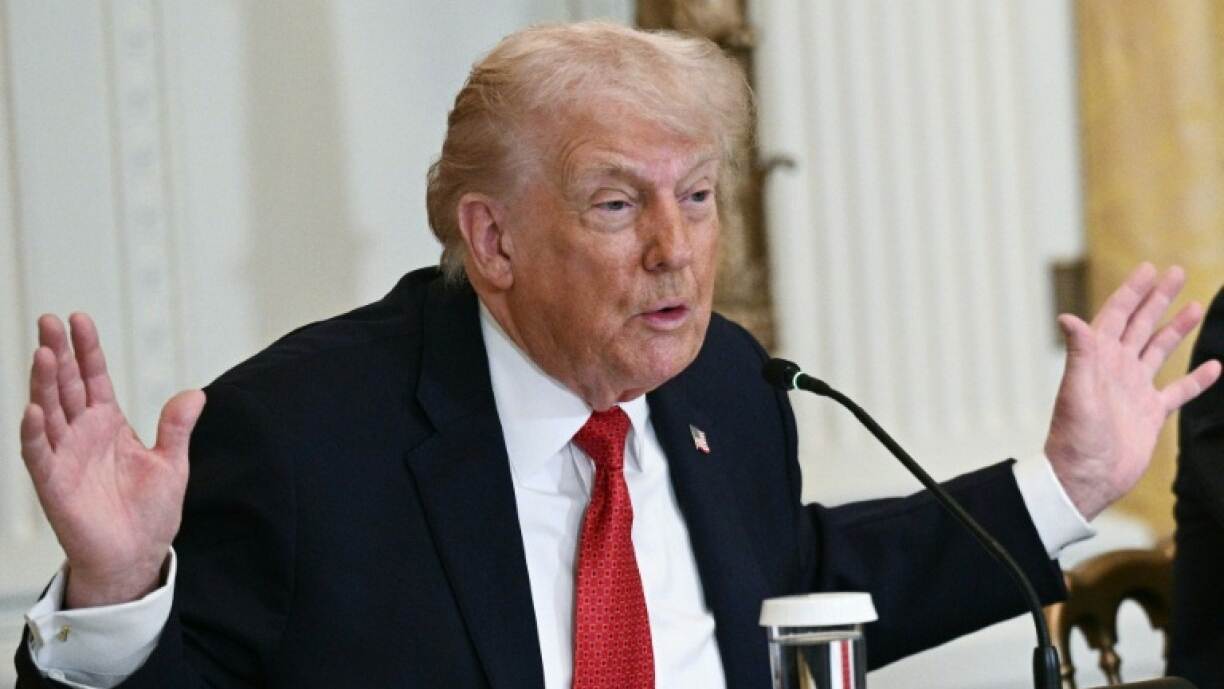 গ্রিনল্যান্ড দখলের বিরোধিতা করলে শুল্ক আরোপের হুমকি ট্রাম্পের