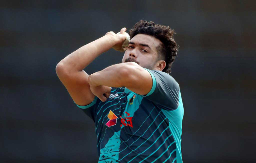 আমিরাতের লিগে খেলার আগে দোয়া চাইলেন তাসকিন