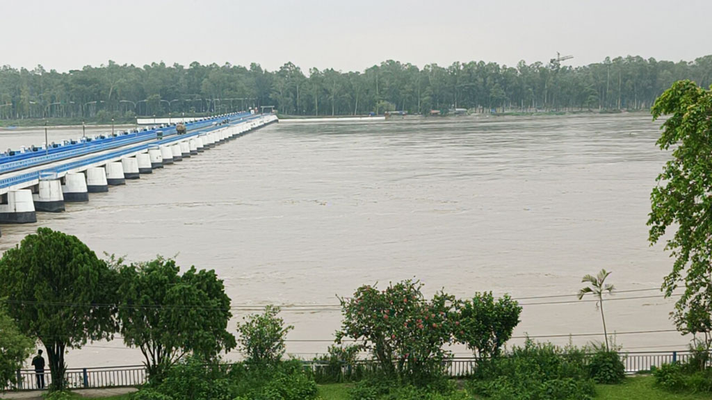 উজানের ঢলে পানি বাড়ছে তিস্তায়, লালমনিরহাটে বন্যার শঙ্কা