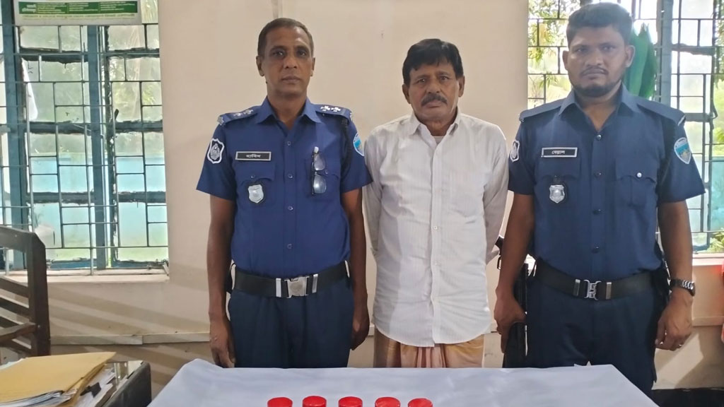 তাঁতী দলের নেতার বাড়িতে ৭ মাস ধরে পালিয়ে আ.লীগ নেতা