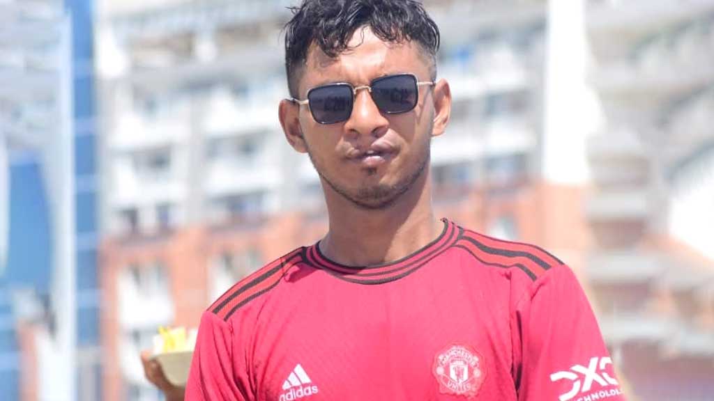 অটোরিকশা চার্জ দিতে গিয়ে বিদ্যুতায়িত হয়ে চালকের মৃত্যু