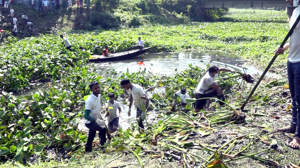 তুলসীগঙ্গা নদীতে প্রাণ ফেরাতে পরিচ্ছন্নতা অভিযান