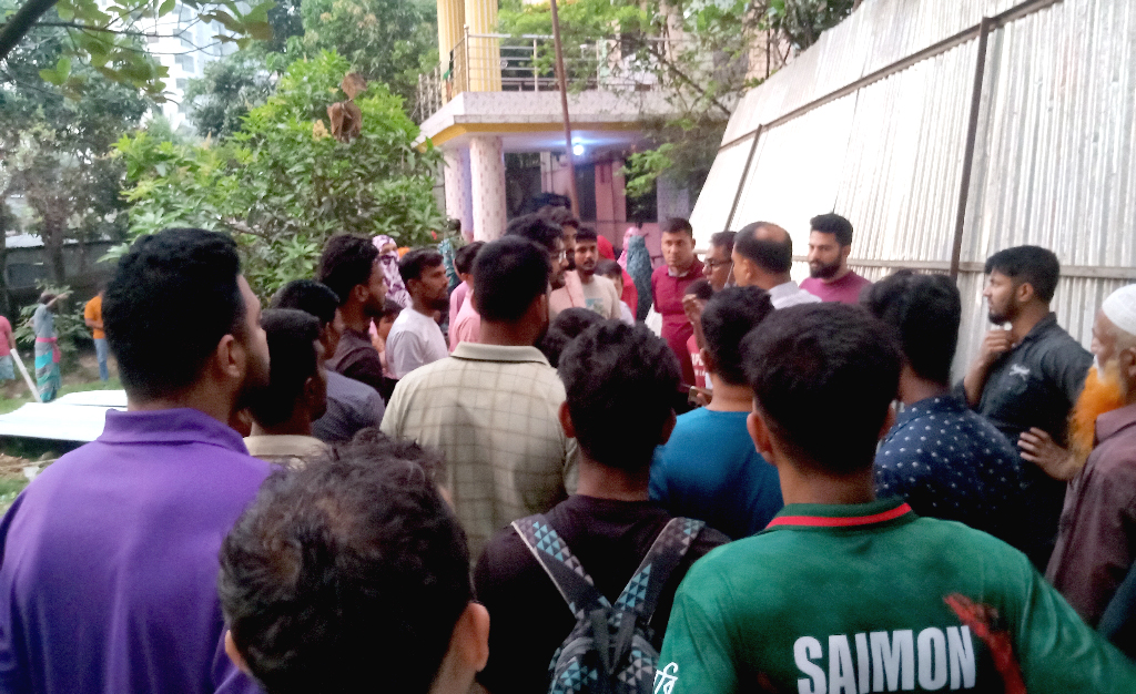 তুরাগে জমি দখল নিয়ে সংঘর্ষে পুলিশ-নারী-শিশুসহ আহত ৯