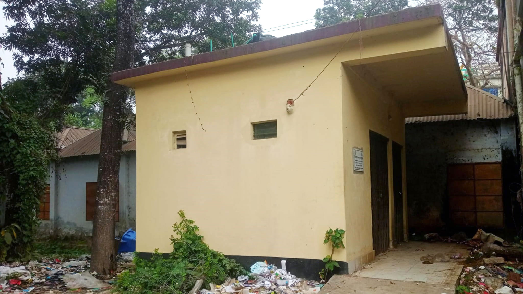 নামেই পাবলিক টয়লেট, তালা ঝুলছে আড়াই বছর ধরে