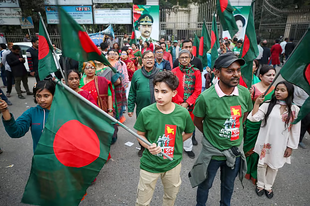 বিজয় দিবসে উদীচীসহ তিন সংগঠনের পতাকামিছিল ও মুক্তির গান