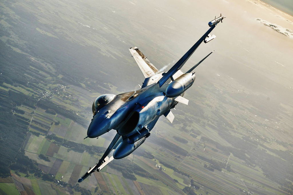 ক্ষেপণাস্ত্রহীন অবস্থায় টানা ৩ সপ্তাহ লড়েছে ইউক্রেনের এফ–১৬ যুদ্ধবিমান