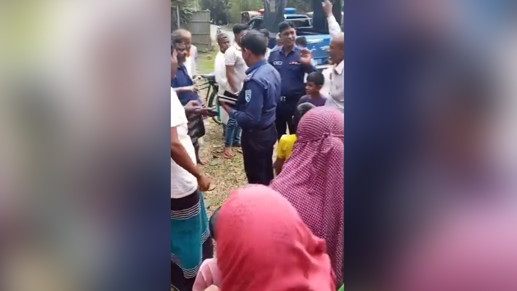 কুড়িগ্রামে থানার ওসিকে অবরুদ্ধ করে ‘মব’ সৃষ্টির অভিযোগ, ভিডিও ভাইরাল