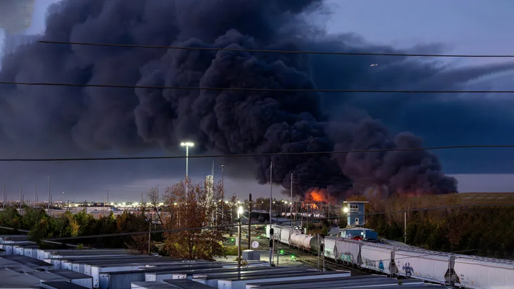 যুক্তরাষ্ট্রের লুইসভিলে কার্গো বিমান বিধ্বস্ত, নিহত ৭