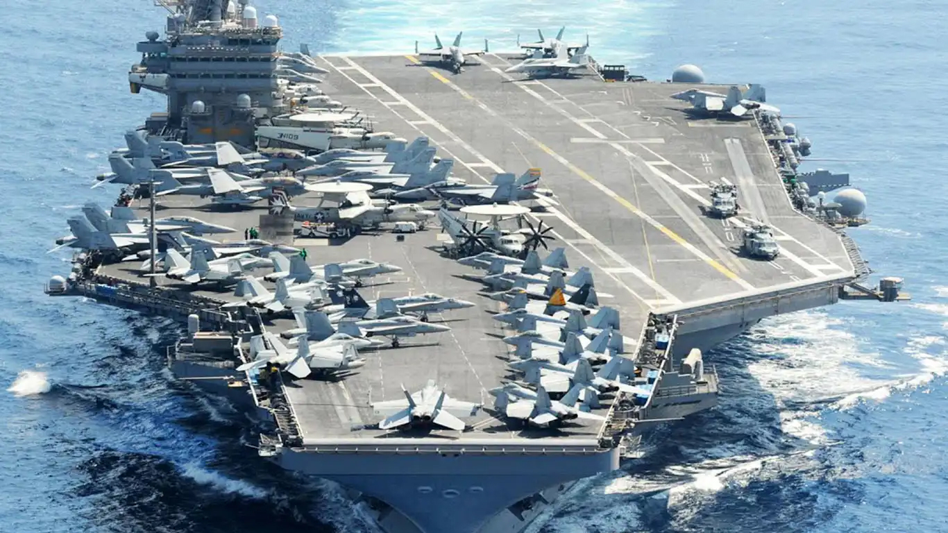 ইরান থেকে ১২৪ মাইল দূরে মার্কিন বিমানবাহী রণতরি ও দুই যুদ্ধজাহাজ